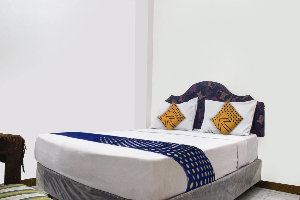 Spot On 91212 Hotel Kelimutu Kupang  Exterior foto