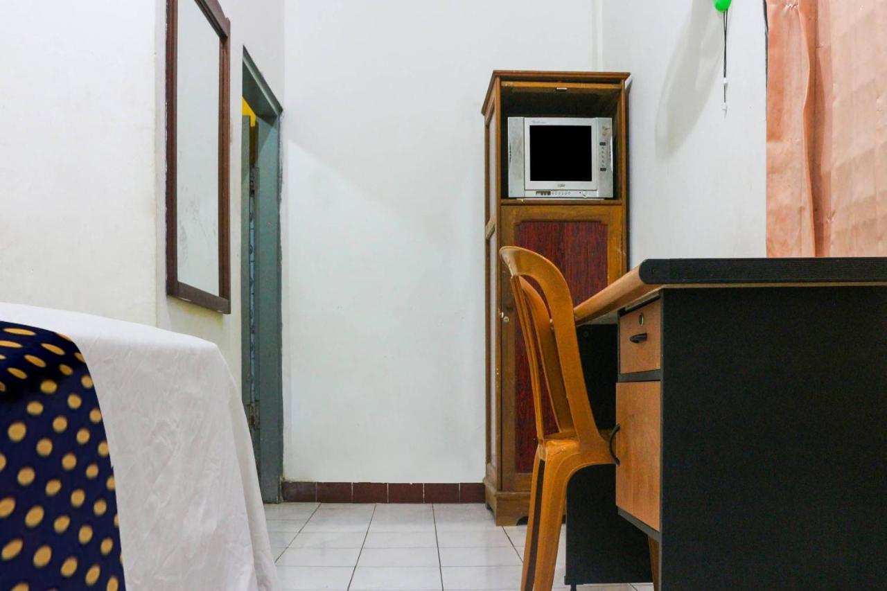 Spot On 91212 Hotel Kelimutu Kupang  Exterior foto